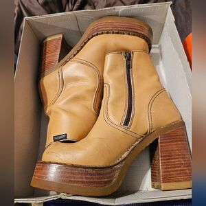 Destroy vintage platform boots